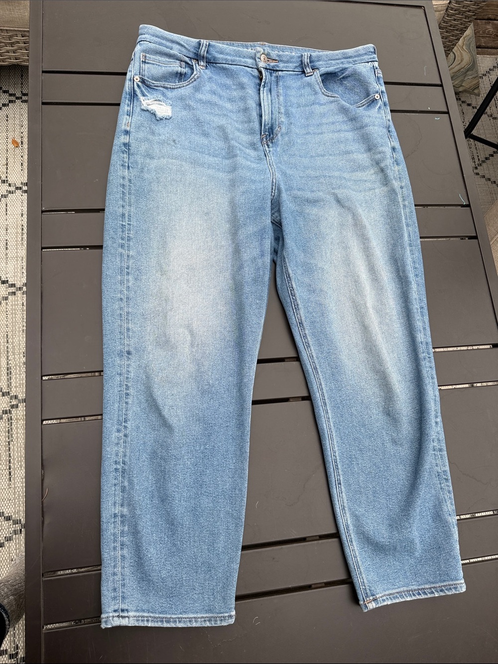 American Eagle size 16, short Light Blue women’s Relaxed Fit Jeans